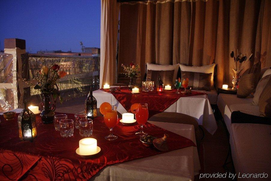 马拉喀什 沙罗玛摩洛哥传统庭院住宅旅馆酒店 餐厅 照片